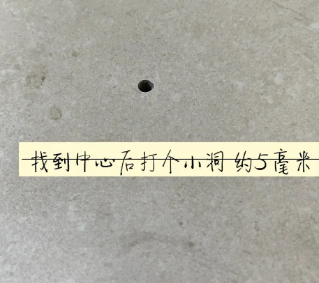 雨花台瓷砖空鼓维修公司专业解答在瓷砖铺贴过程中，如果砂料搅拌不均匀，将会带来以下问题