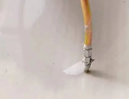 雨花台瓷砖空鼓维修公司专业解答在瓷砖铺贴过程中，如果使用的砂料过粗（如全部使用了粗砂），可能会导致以下问题